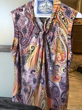 Sleeveless Paisley Tie-Neck Top - Pink Multi